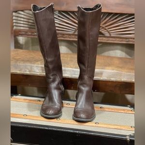 Women’s “Franco Sarto” brown rain-boots, preowned 6M leather upper balance